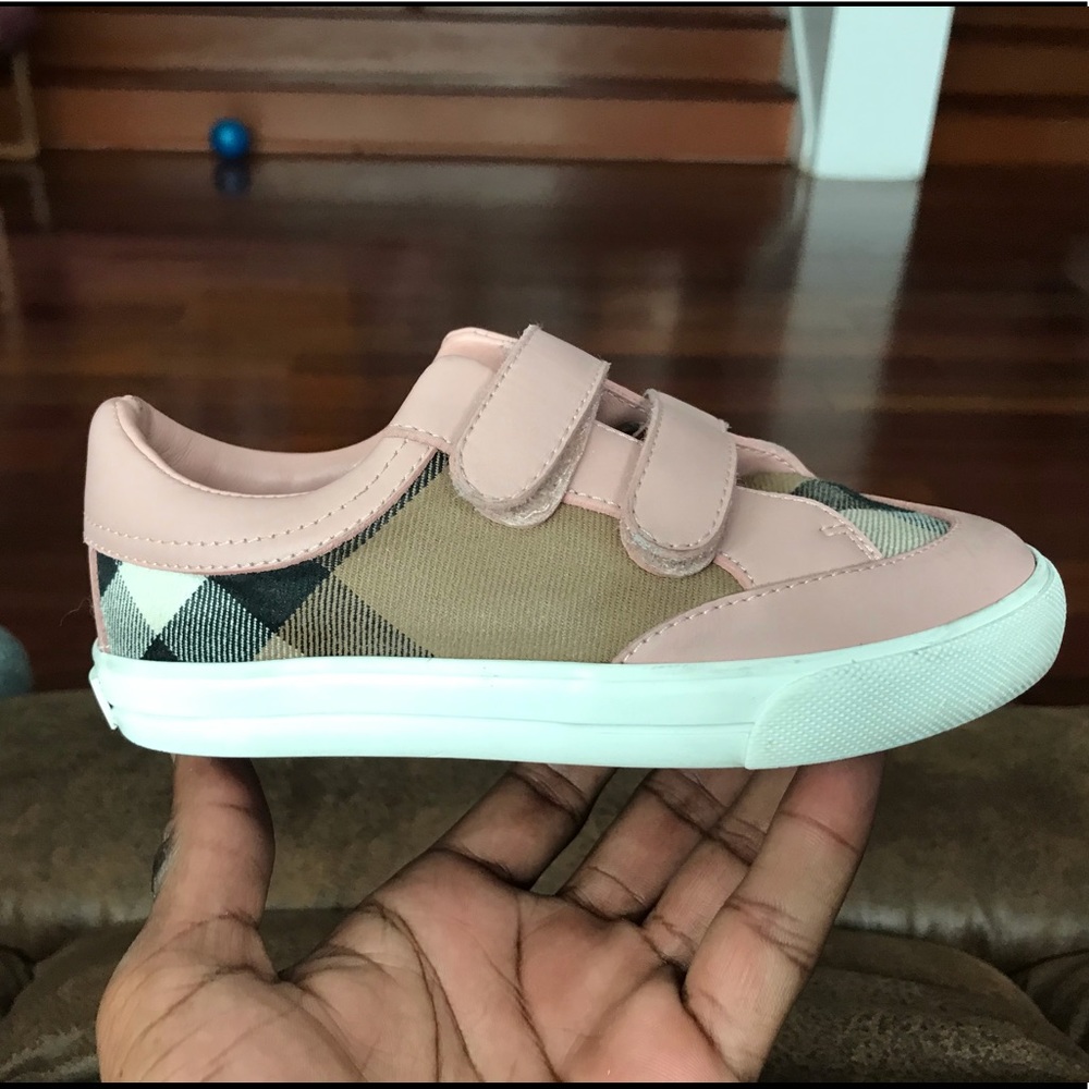 Burberry Baby Shoe ( Authentic )